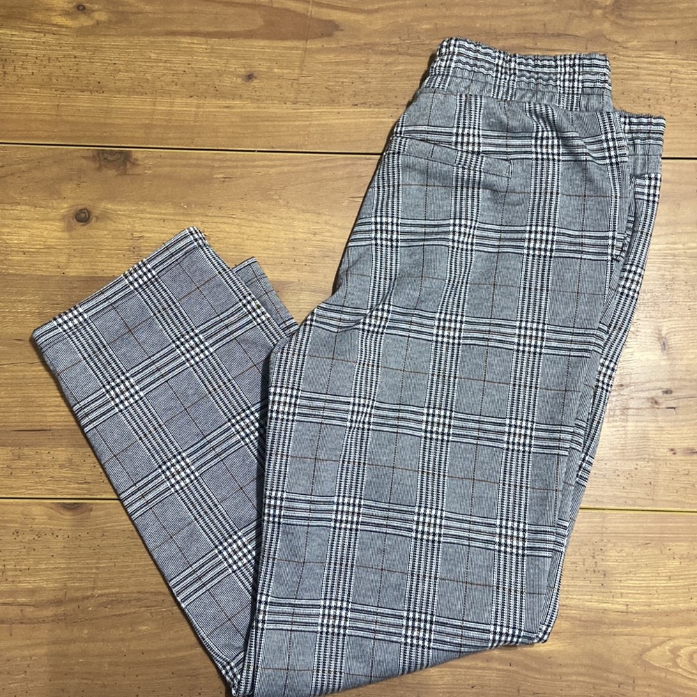 A New Day Women’s High-Rise Regular Tapered Ankle Knit Pants, Gray/Black Plaid - Picture 3 of 5